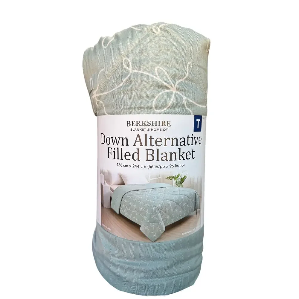 Berkshire Down Alternative Filled Blanket Twin Size 66